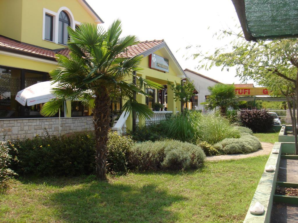 Guesthouse Palombaro Умаг Екстериор снимка